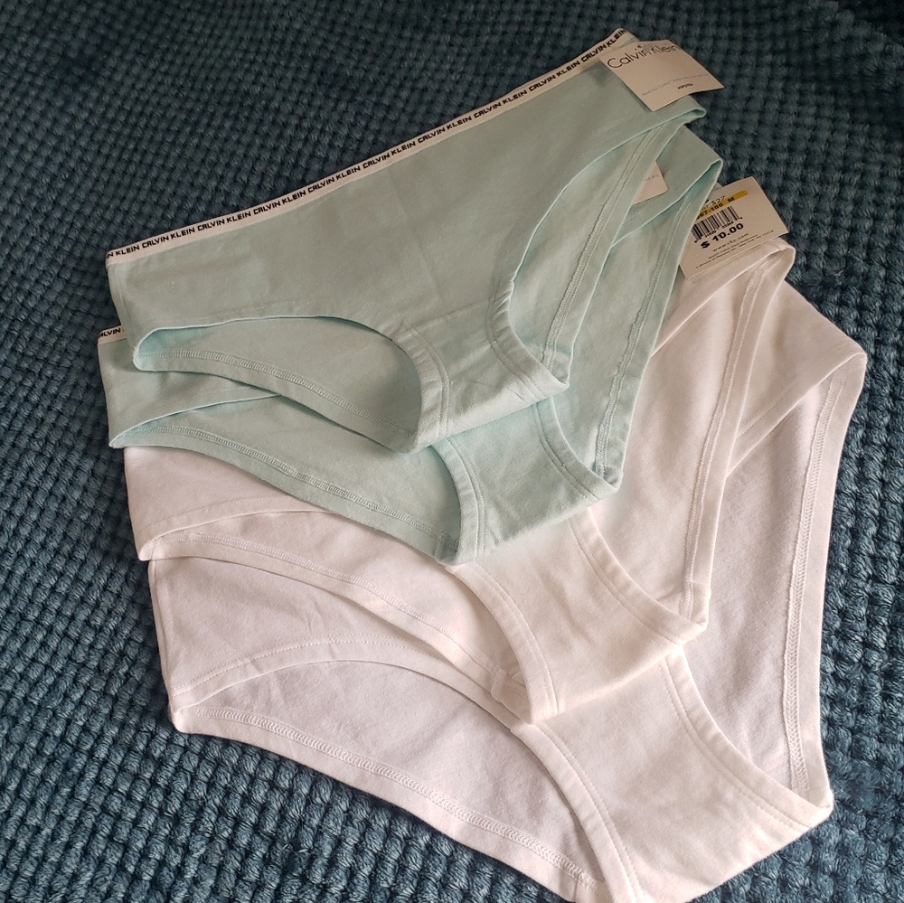 Women | Calvin Klein Underwear Bundle